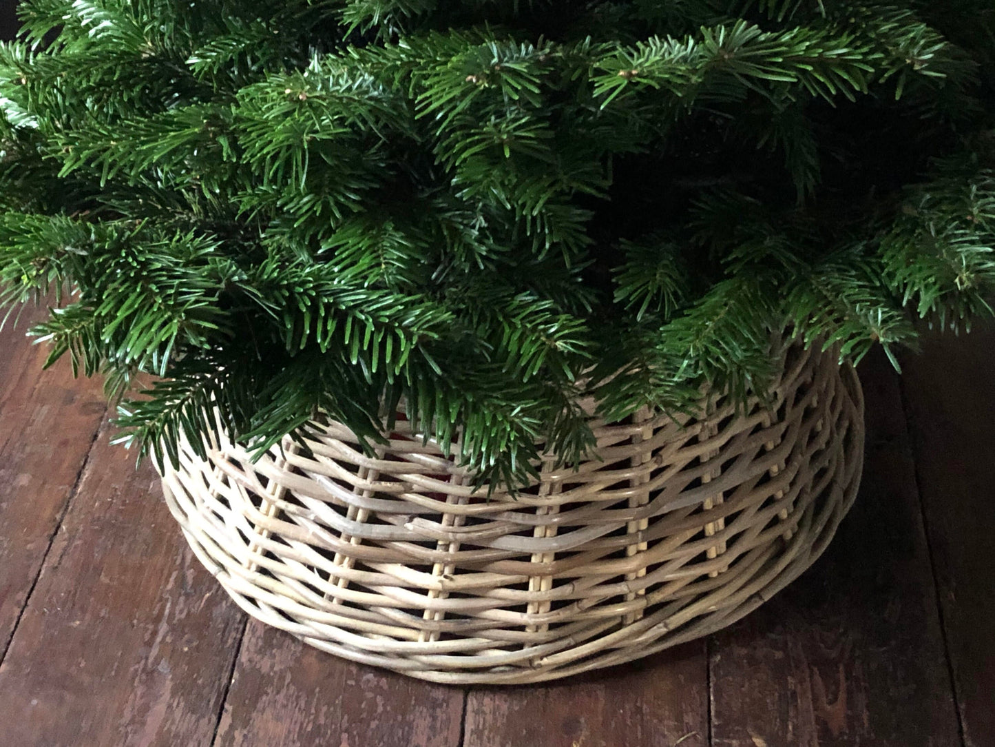 Large Split Kubu grey rattan Christmas Tree Skirt, Willow tree skirt. Christmas Tree Decorations